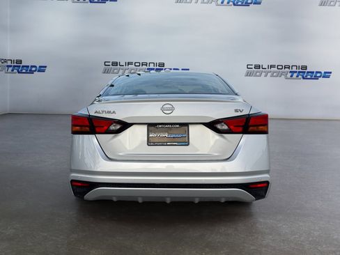 Used 2024 Nissan Altima 2.5 SV image 6
