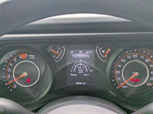 Used 2025 Jeep Wrangler Sport image 32