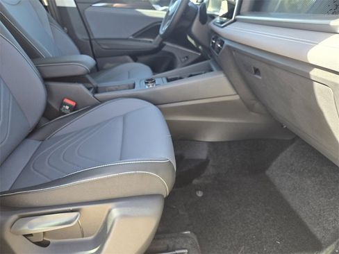 New 2026 Volkswagen Tiguan SE image 11