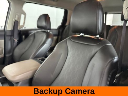 Used 2026 Kia Carnival FWD image 9