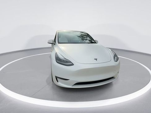 Used 2023 Tesla Model Y Performance AWD/4WD image 2