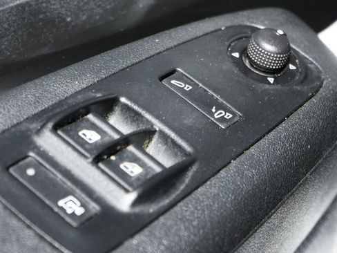 Used 2025 RAM ProMaster 2500 w/ Convenience Group FWD image 18