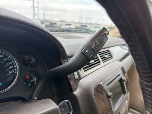 Used 2009 GMC Yukon XL Denali image 35