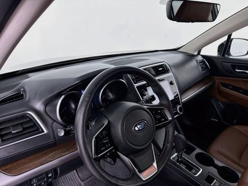 Used 2019 Subaru Outback 3.6R Touring w/ Popular Package #3A AWD/4WD image 4