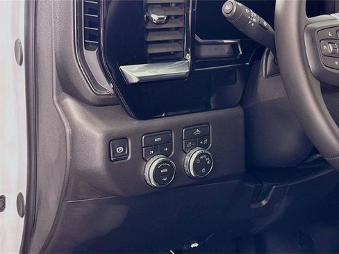 New 2026 GMC Sierra 1500 SLE AWD/4WD image 4