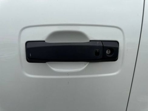 Used 2019 Nissan Titan PRO-4X w/ Pro-4x Convenience Package AWD/4WD image 59