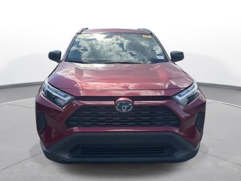 Used 2023 Toyota RAV4 LE AWD/4WD image 3
