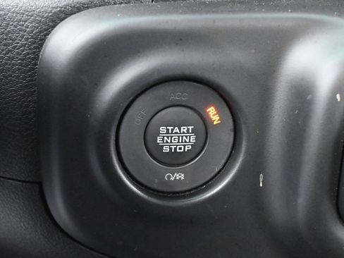 Used 2022 Jeep Wrangler Unlimited Sport image 24