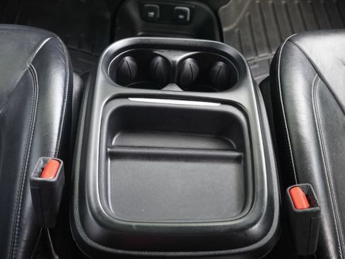 Used 2019 Chrysler Pacifica Touring-L w/ S Appearance Package FWD image 19