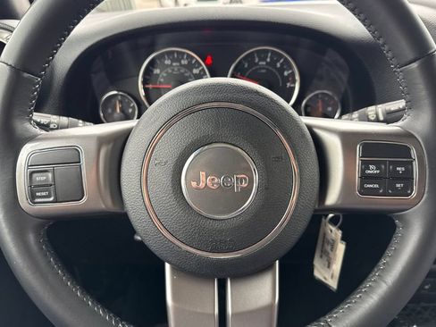 Used 2018 Jeep Wrangler Unlimited Sahara AWD/4WD image 23