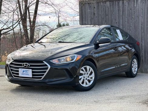 Used 2017 Hyundai Elantra SE image 1