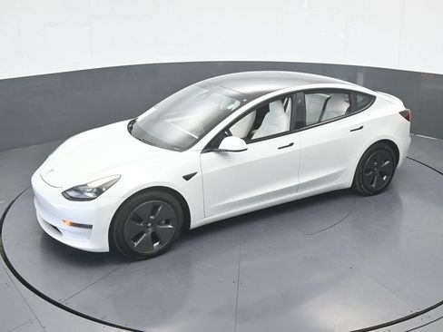 Used 2021 Tesla Model 3 Standard Range Plus RWD image 43