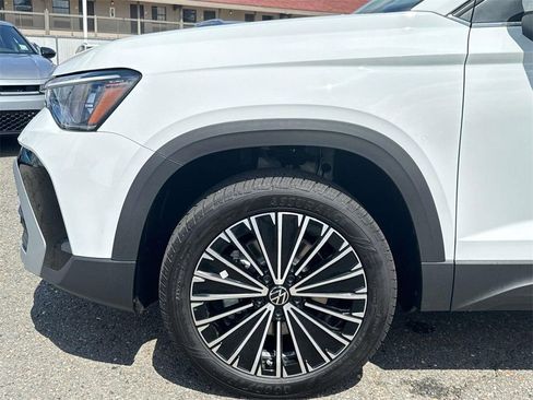 New 2025 Volkswagen Taos SE FWD image 5