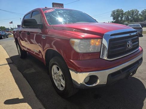 Used 2012 Toyota Tundra 4x4 CrewMax w/ SR5 Pkg image 2
