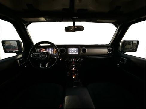 Used 2020 Jeep Wrangler Unlimited Sahara image 28