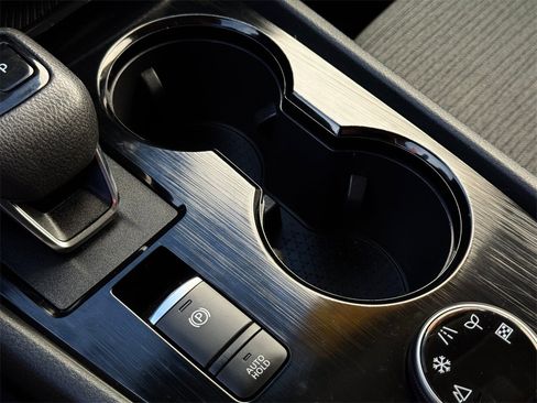 Used 2022 Nissan Rogue SV image 30