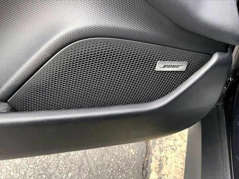 Used 2025 Porsche Taycan image 32