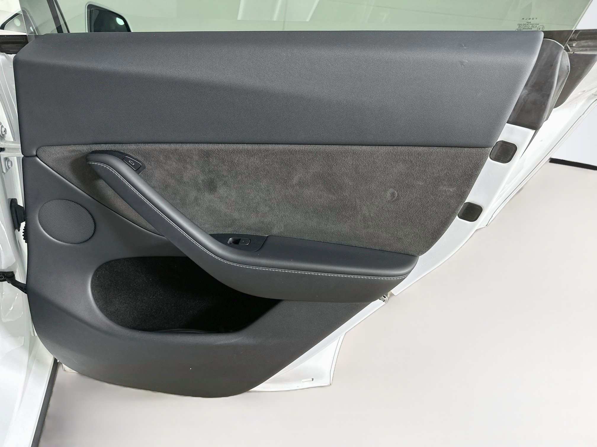 Used 2024 Tesla Model Y Long Range AWD/4WD image 30