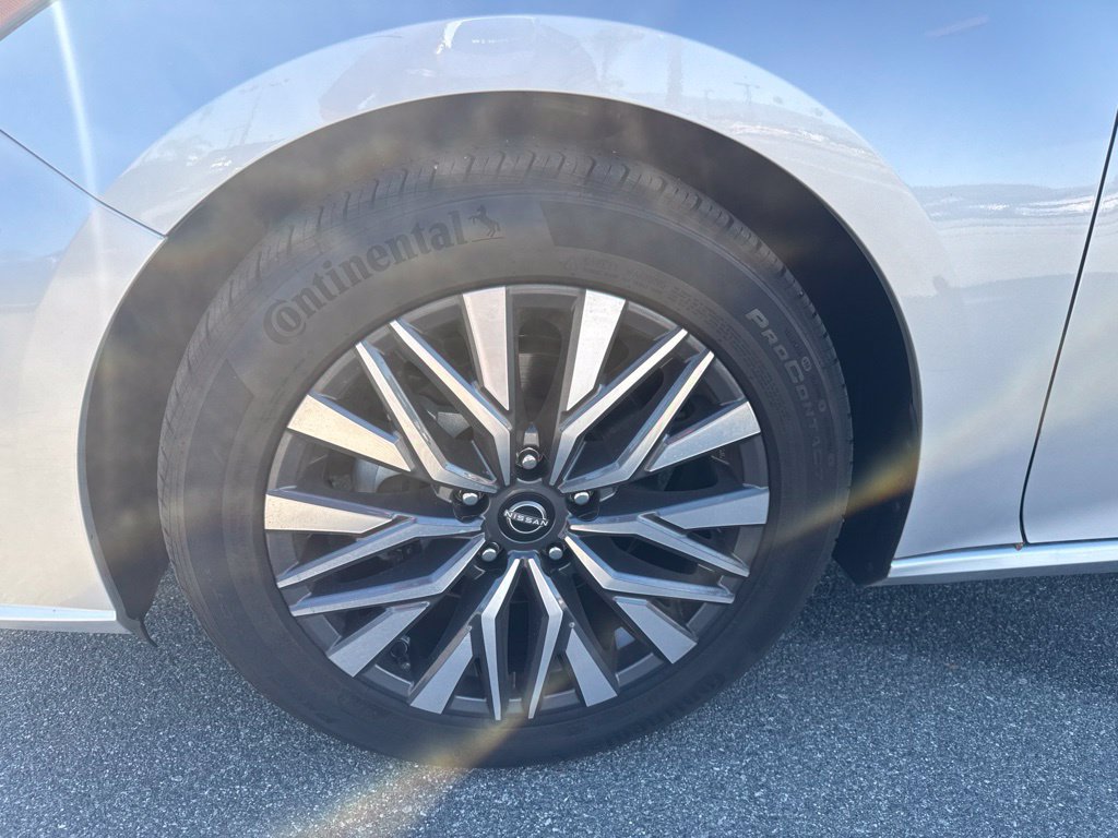 Used 2024 Nissan Altima 2.5 SV FWD image 13