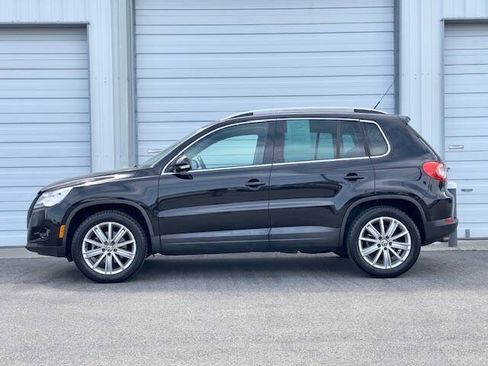 Used 2009 Volkswagen Tiguan SE AWD/4WD image 8