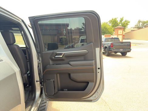Used 2023 GMC Sierra 1500 AT4 w/ Technology Package AWD/4WD image 35