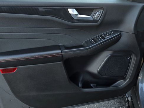 Used 2024 Ford Escape ST-Line image 9