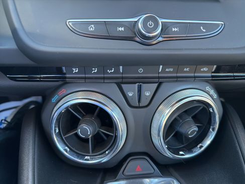 Used 2020 Chevrolet Camaro LT image 14