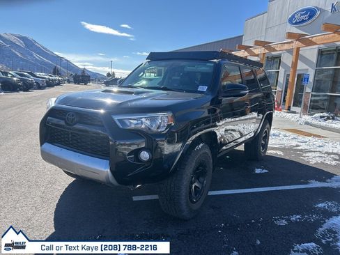 Used 2017 Toyota 4Runner TRD Off-Road Premium image 3