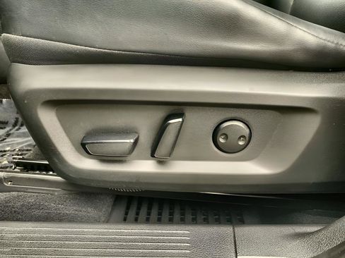 Used 2022 Nissan Rogue SV w/ SV Premium Package image 14