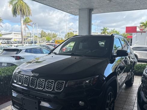 Used 2025 Jeep Compass Limited AWD/4WD image 1