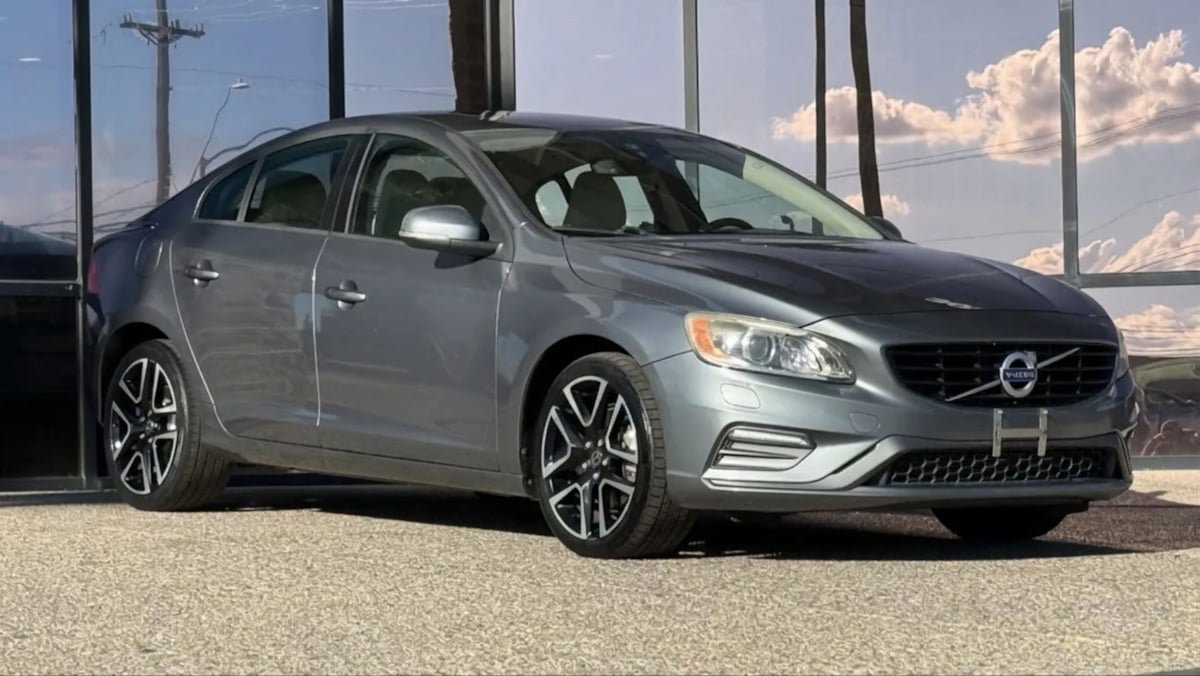Used 2017 Volvo S60 T5 Dynamic FWD image 17