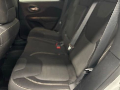 Used 2015 Jeep Cherokee Latitude image 9