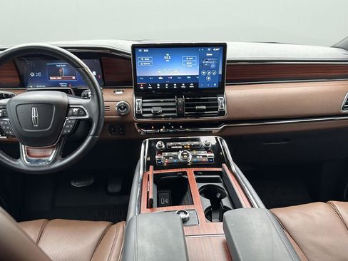 Used 2024 Lincoln Navigator L Reserve image 22