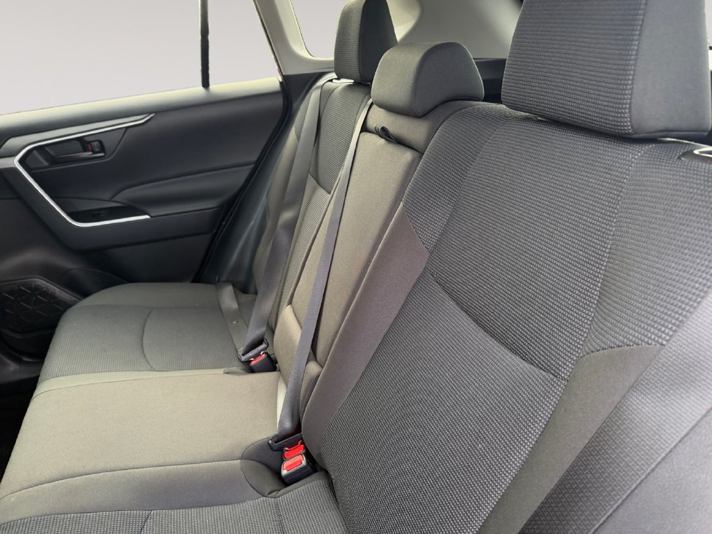 Used 2025 Toyota RAV4 LE AWD/4WD image 13