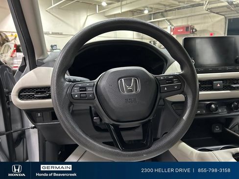 Used 2023 Honda HR-V LX image 16