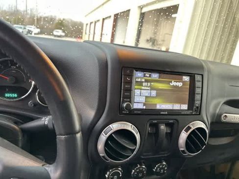 Used 2013 Jeep Wrangler Rubicon w/ PWR Convenience Group image 7