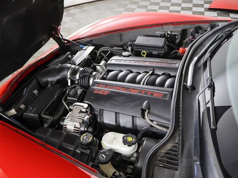 Used 2006 Chevrolet Corvette Coupe w/ Preferred Equipment Group RWD image 14