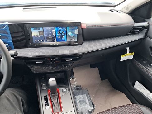 New 2026 Nissan Kicks SR w/ SR Premium Package AWD/4WD image 20