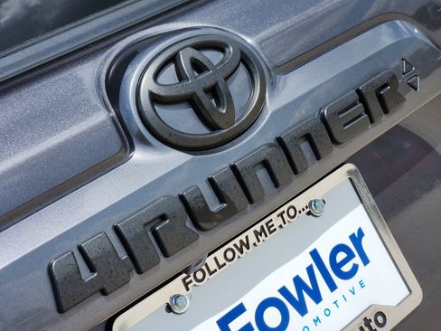 Used 2022 Toyota 4Runner SR5 RWD image 11