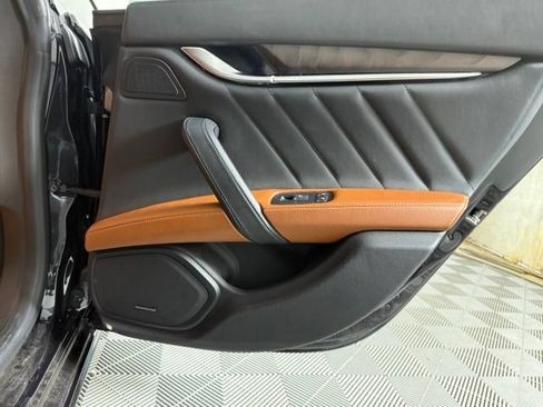 Used 2019 Maserati Ghibli S GranLusso RWD image 27