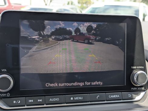 Used 2024 Nissan Rogue SV FWD image 27