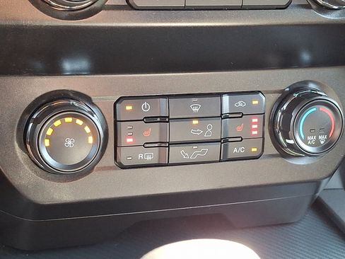 Used 2019 Ford F150 XLT w/ Equipment Group 302A Luxury AWD/4WD image 15