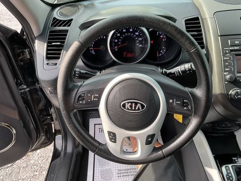 Used 2012 Kia Soul + w/ Audio Pkg FWD image 37