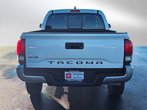 Used 2022 Toyota Tacoma SR5 image 4