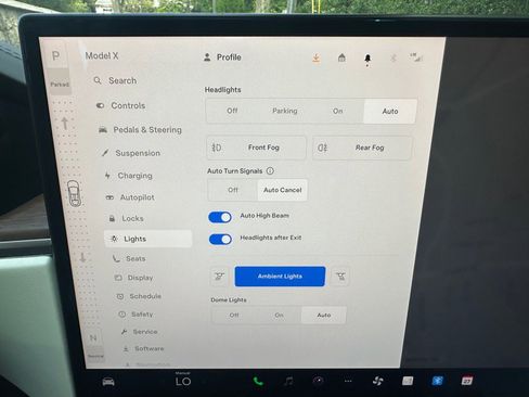 Used 2022 Tesla Model X image 39
