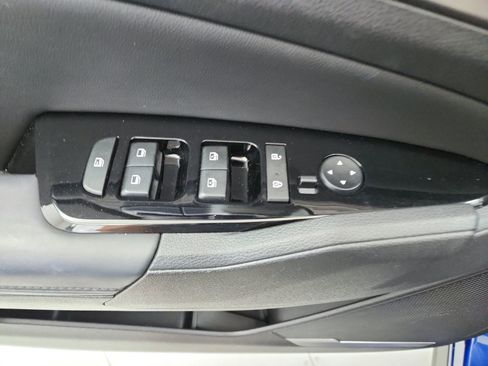 Used 2025 Kia Sportage EX FWD image 31