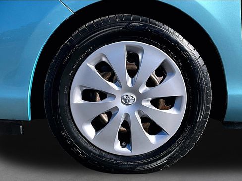 Used 2014 Toyota Prius C One image 8