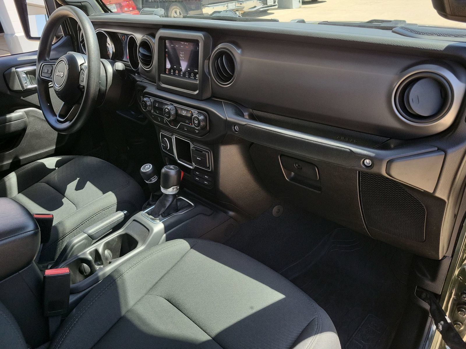 Used 2022 Jeep Gladiator Sport AWD/4WD image 28