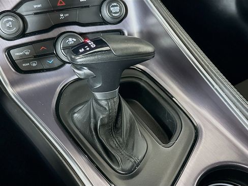 Used 2016 Dodge Challenger SXT image 19