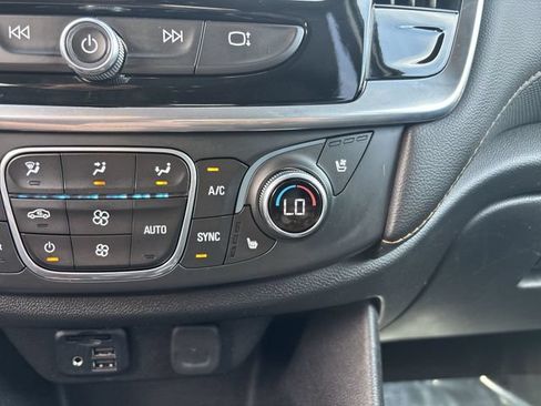 Used 2020 Chevrolet Traverse Premier w/ Redline Edition AWD/4WD image 35